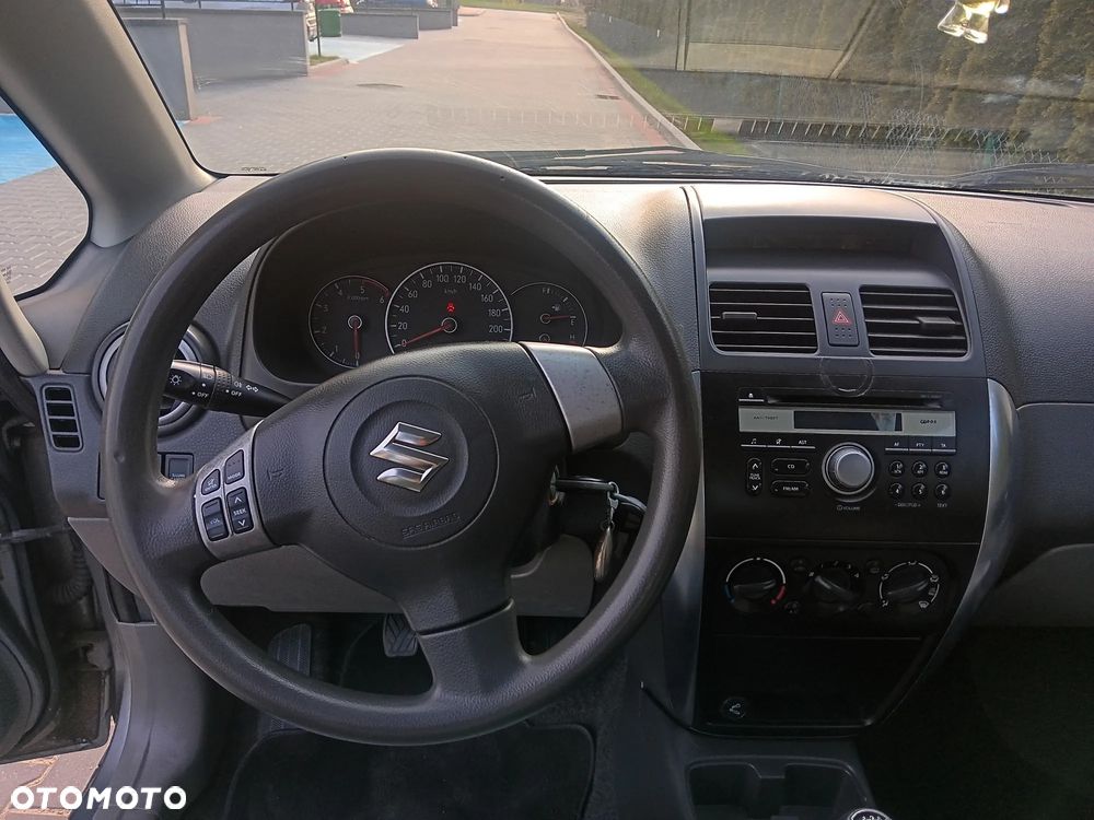 Suzuki SX4 - 10
