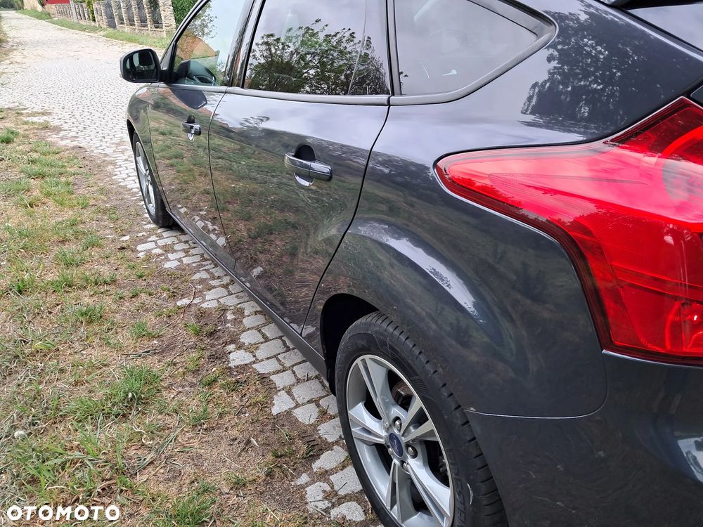 Ford Focus 1.6 TDCi DPF Champions Edition - 10