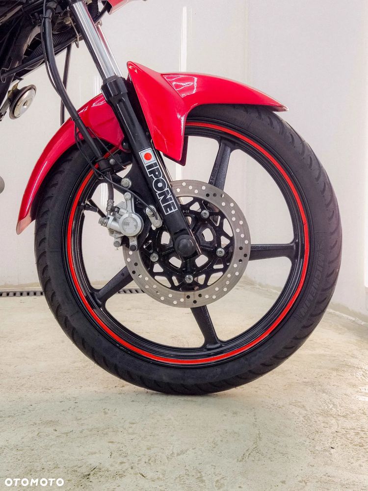 Yamaha YBR - 28