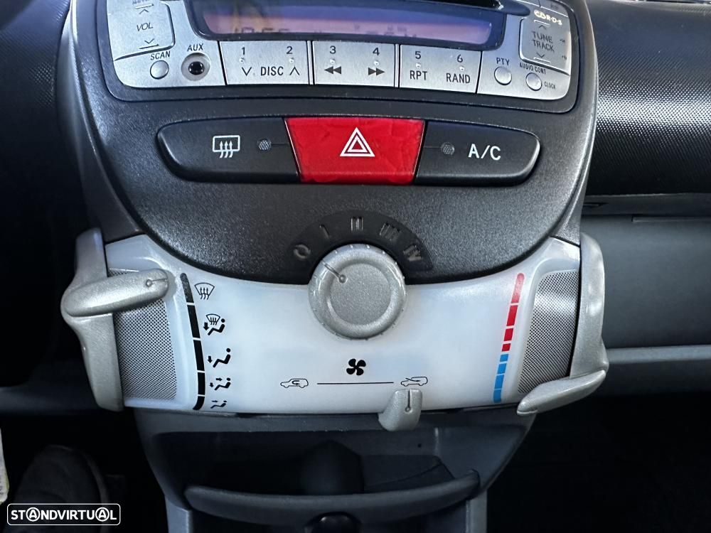 Toyota Aygo 1.0 Style Pack - 21