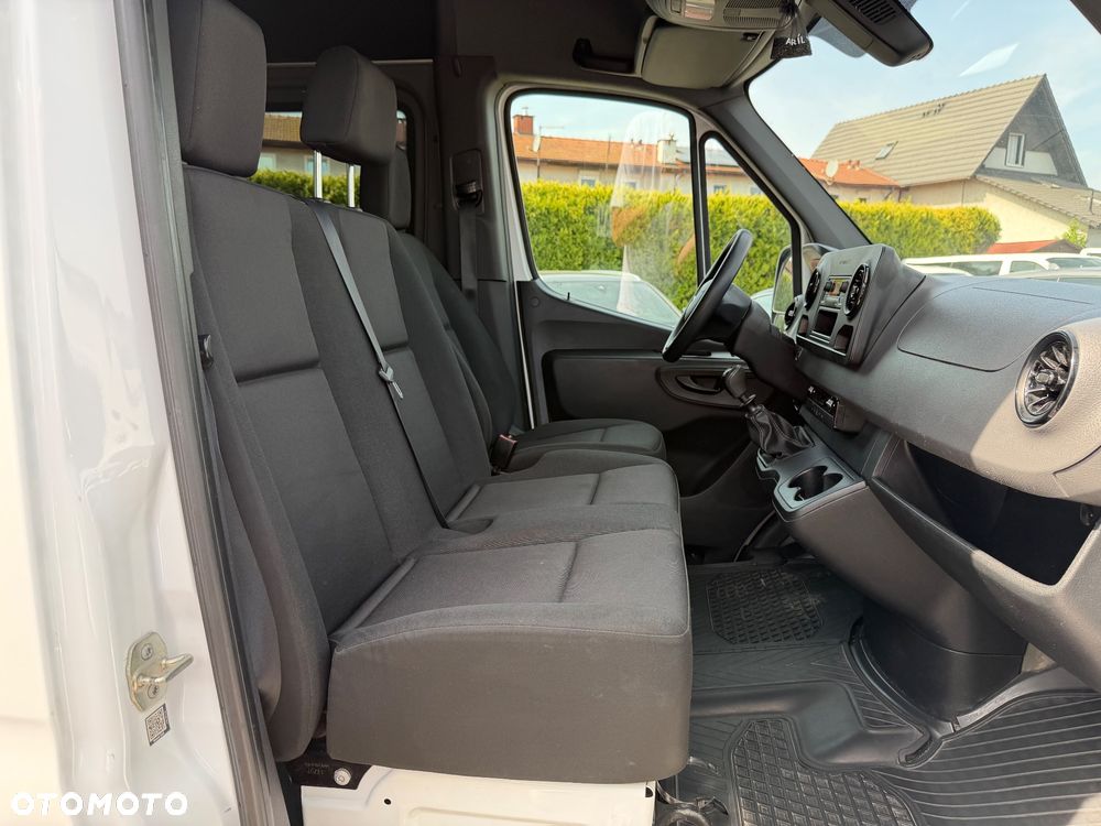 Mercedes-Benz Sprinter - 39