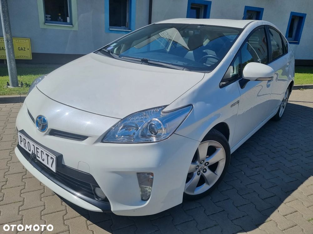 Toyota Prius (Hybrid) Executive - 28