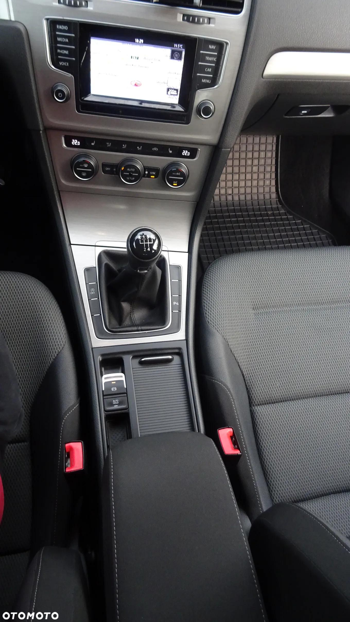 Volkswagen Golf VII 1.6 TDI BMT Comfortline - 29