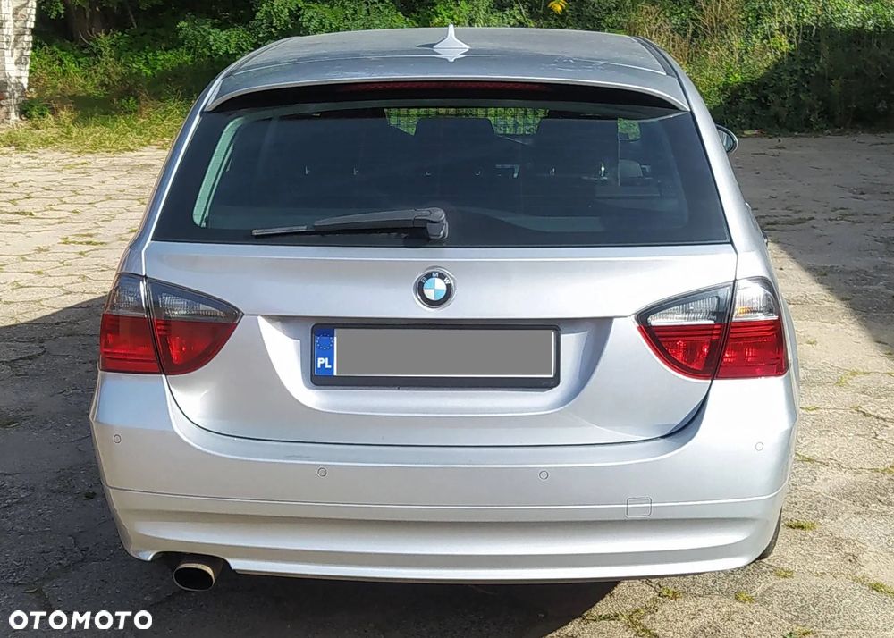 BMW Seria 3 318i - 4