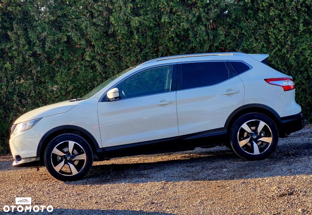 Nissan Qashqai - 25