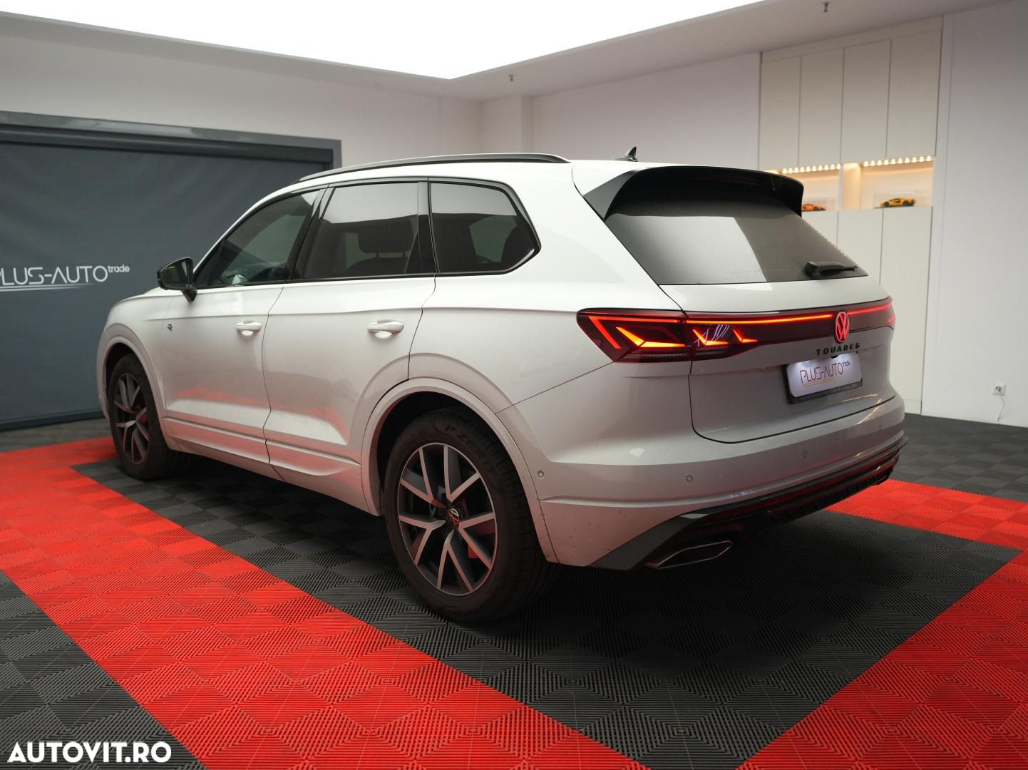 Volkswagen Touareg - 4