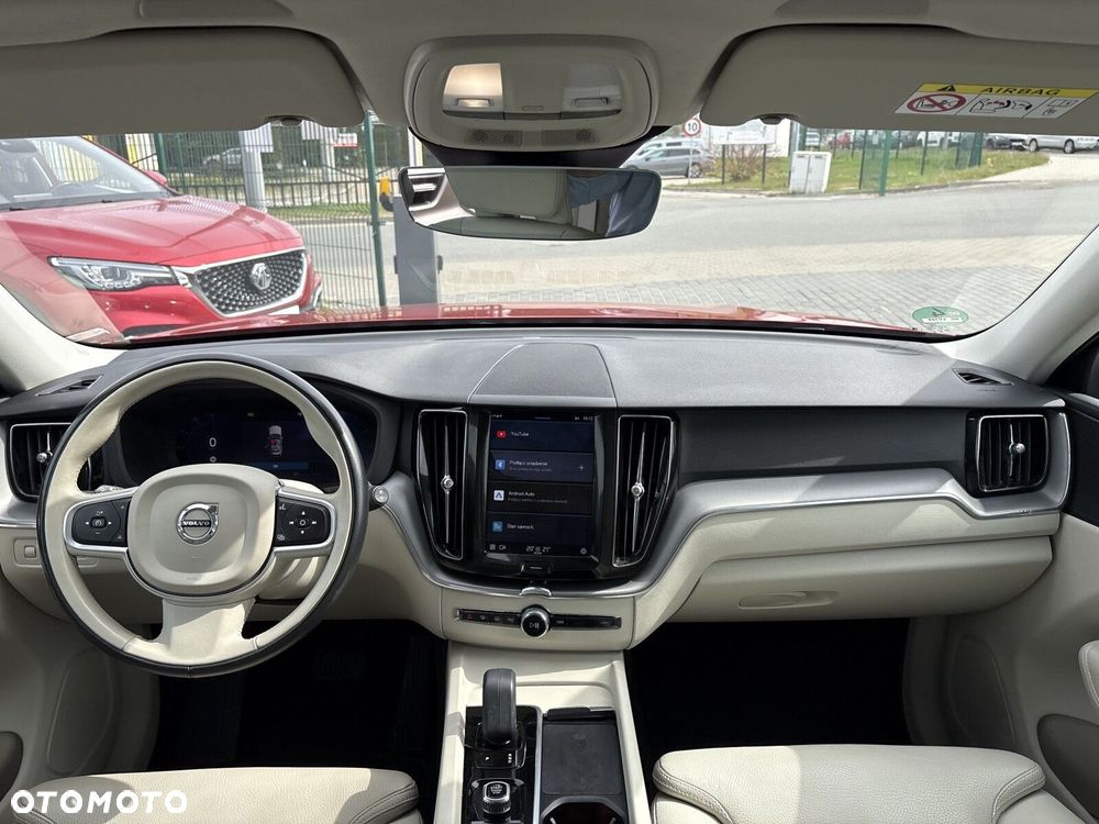 Volvo XC 60 B4 D Momentum - 19