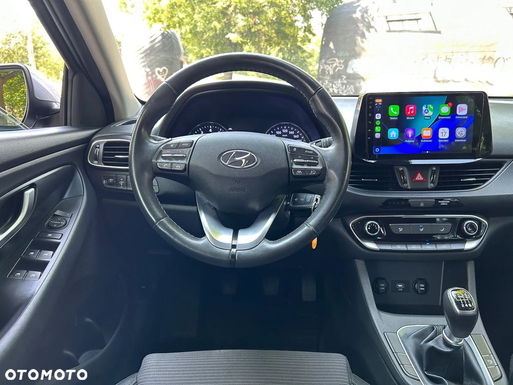 Hyundai i30 1.5 DPI Classic + - 15