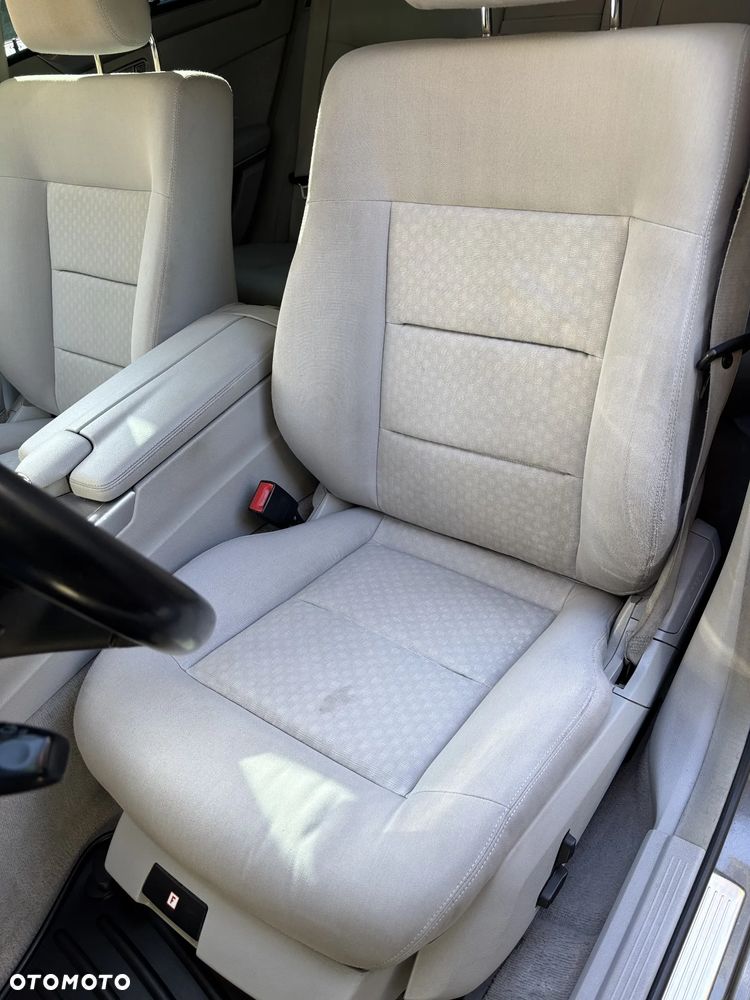 Mercedes-Benz Klasa E 350 CDI 4-Matic BlueEff - 23