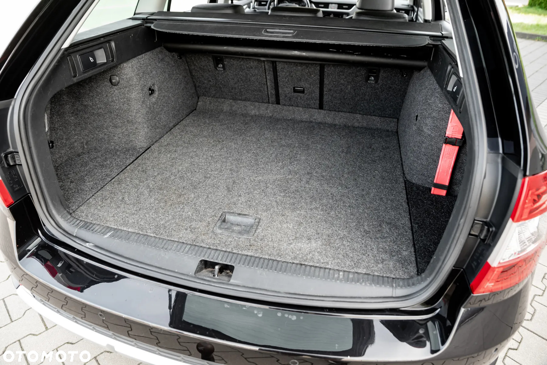 Skoda Octavia Combi 2.0 TDI 4x4 DSG Scout - 20