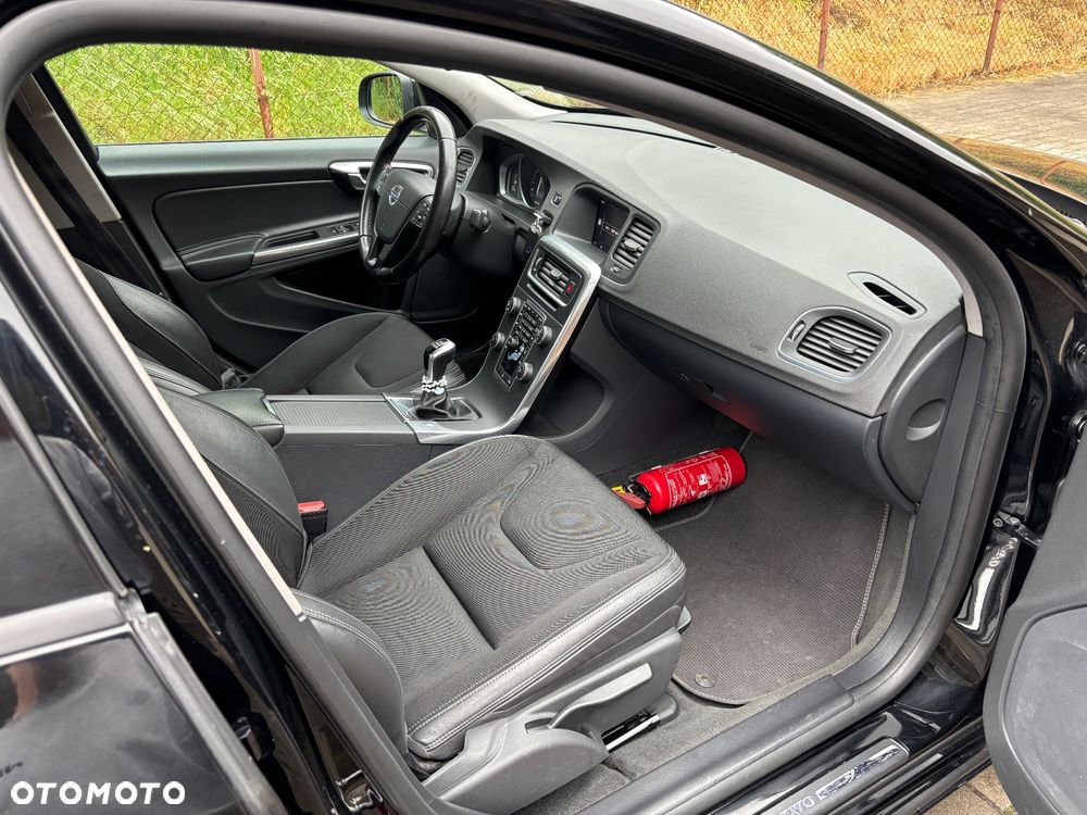 Volvo S60 D3 Drive-E Momentum - 8