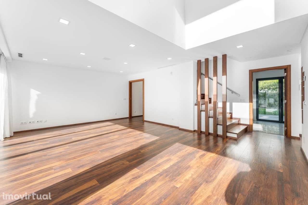 Moradia T3 + 1 com estacionamento, Atiba, Cascais - Grande imagem: 2/32