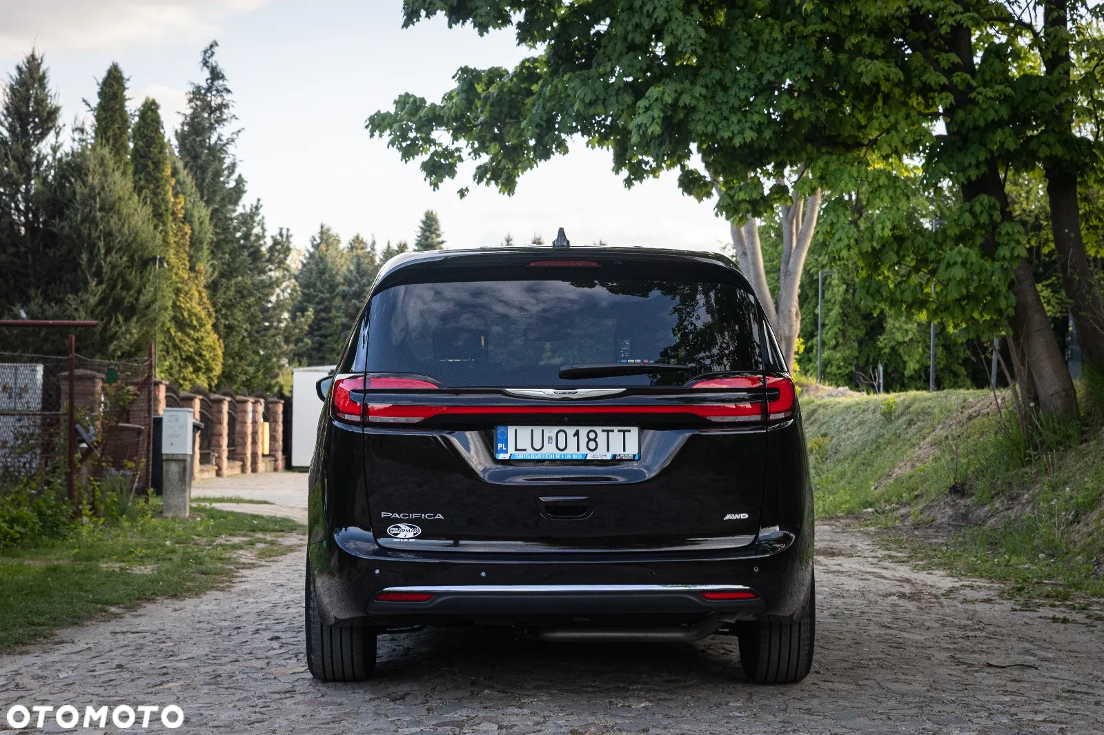 Chrysler Pacifica - 4