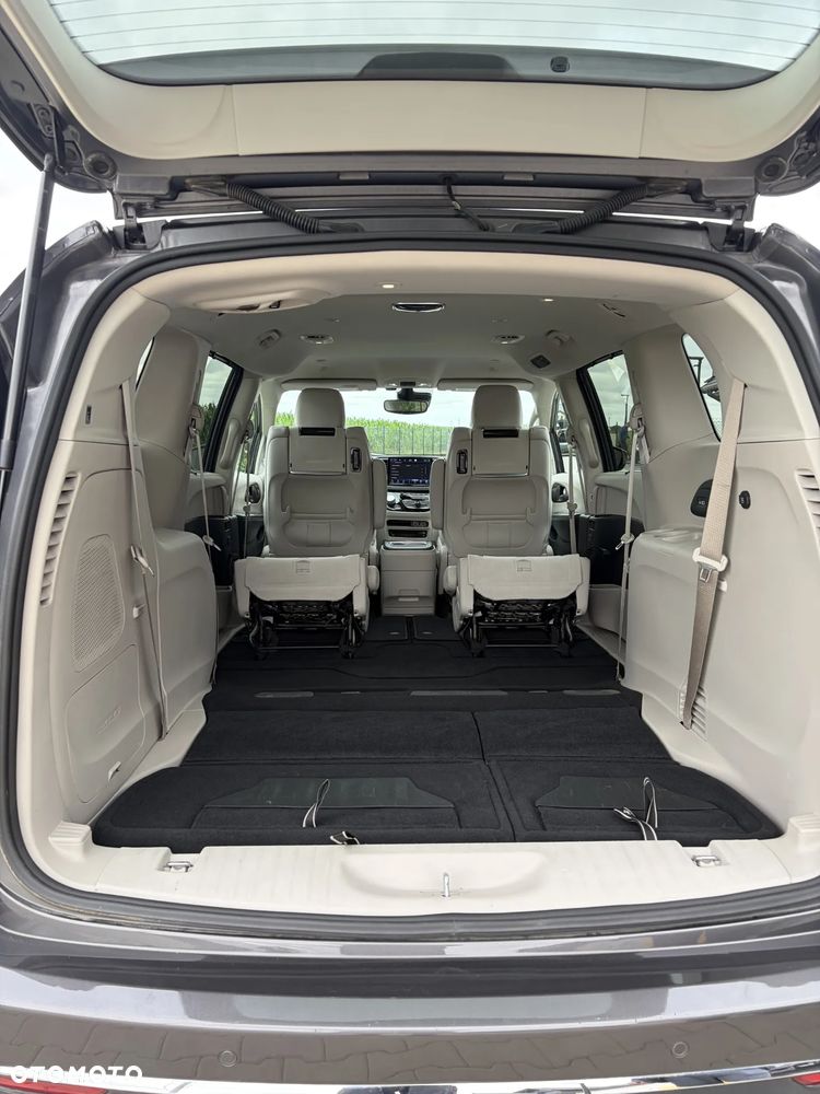 Chrysler Pacifica - 31