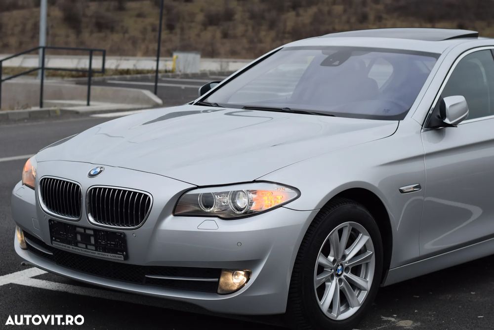 BMW Seria 5 525d Sport-Aut. - 34