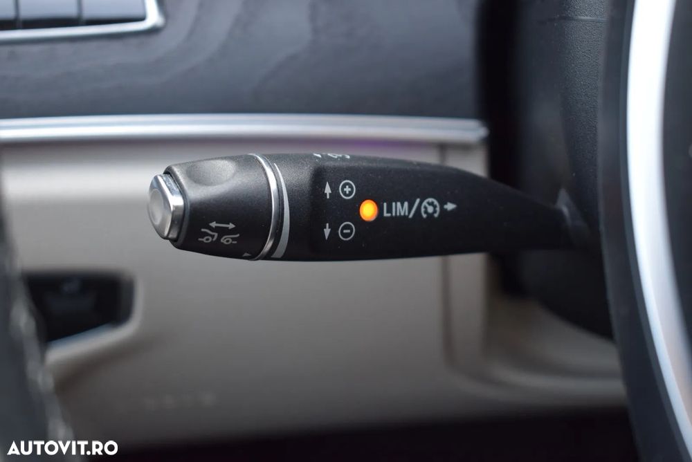 Mercedes-Benz E 220 d 4MATIC Aut. - 24