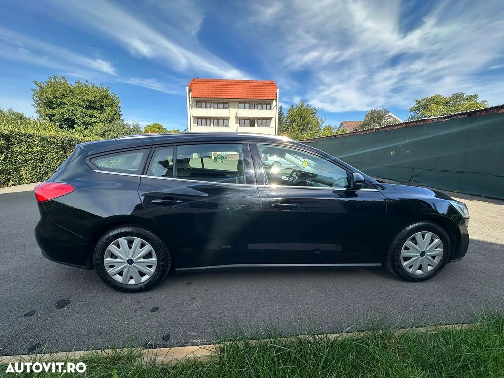 Ford Focus 1.0 EcoBoost 6MT MHEV Titanium X - 2