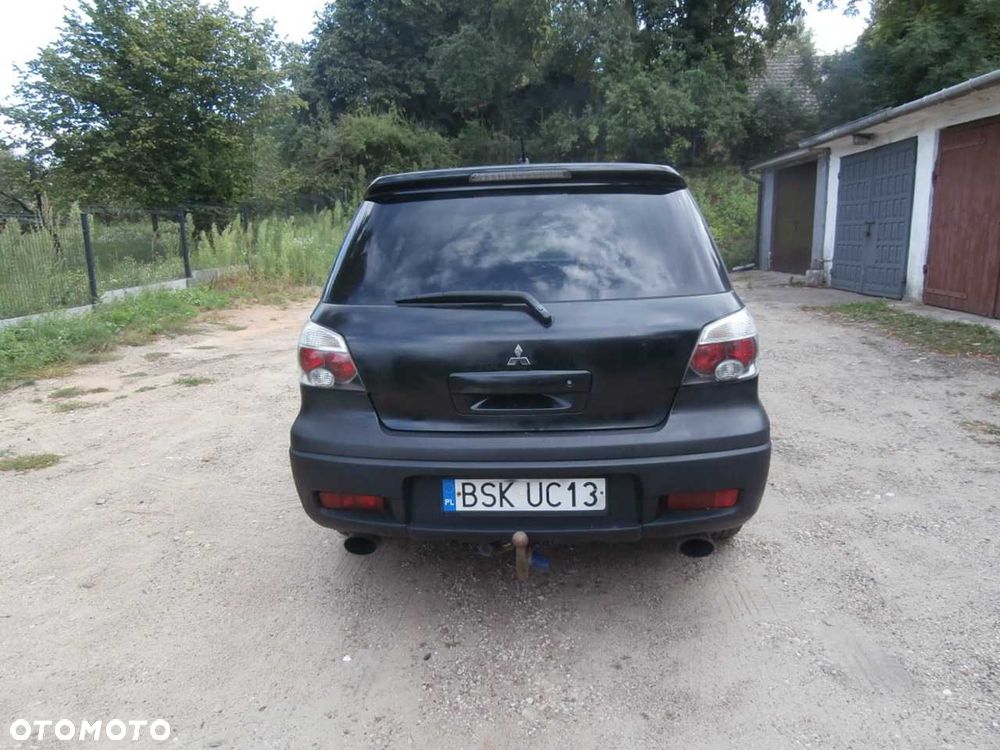 Mitsubishi Outlander - 3