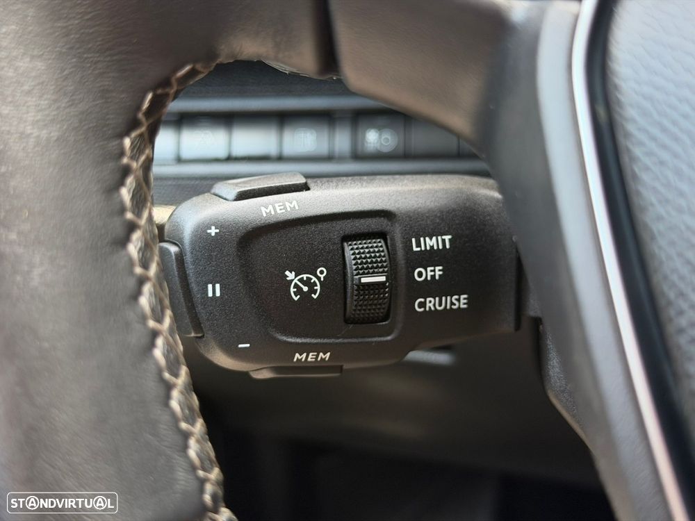 Peugeot 3008 1.6 Hybrid Allure e-EAT8 - 32