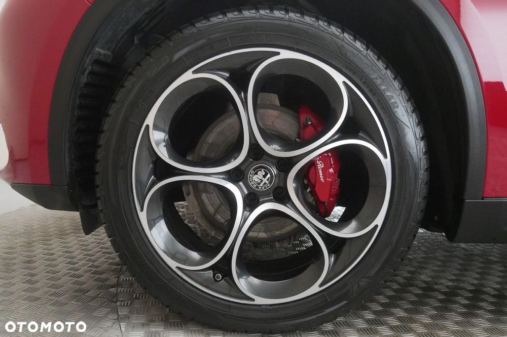 Alfa Romeo Stelvio 2.0 Turbo B-Tech Edition Q4 - 14