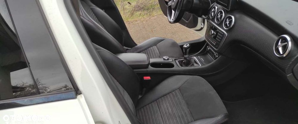 Mercedes-Benz Klasa A 180 CDI AMG Line - 31