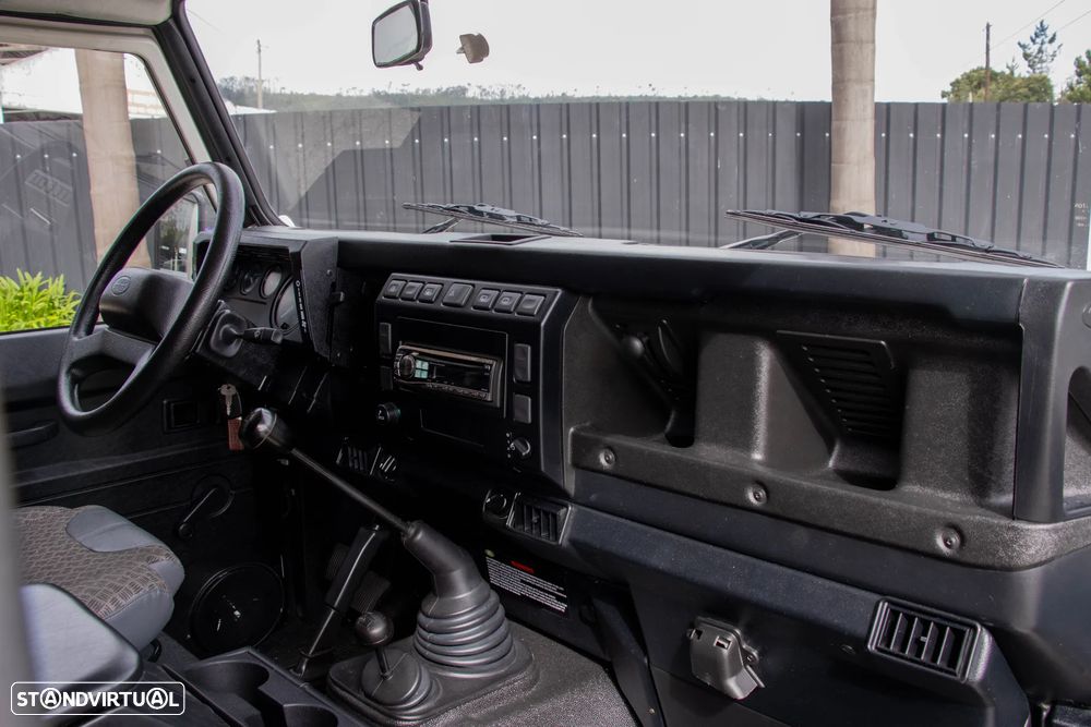 Land Rover Defender 110 2.5 Td5 E - 35