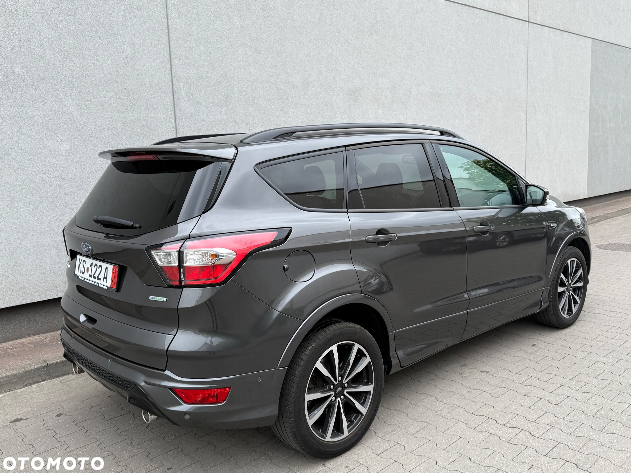 Ford Kuga - 10