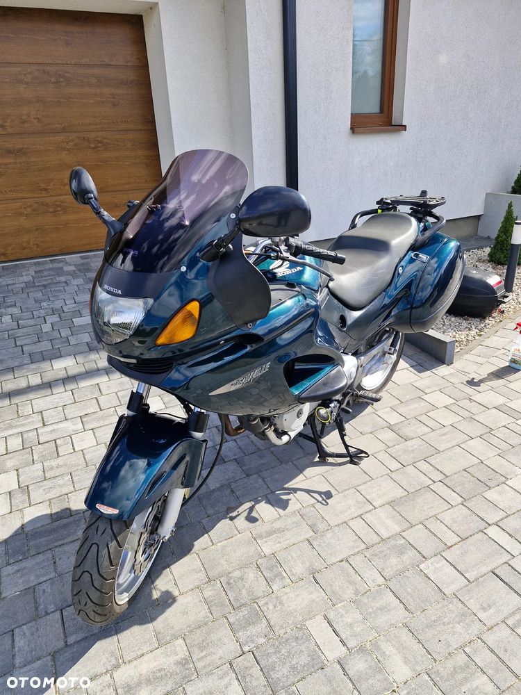 Honda NT - 6