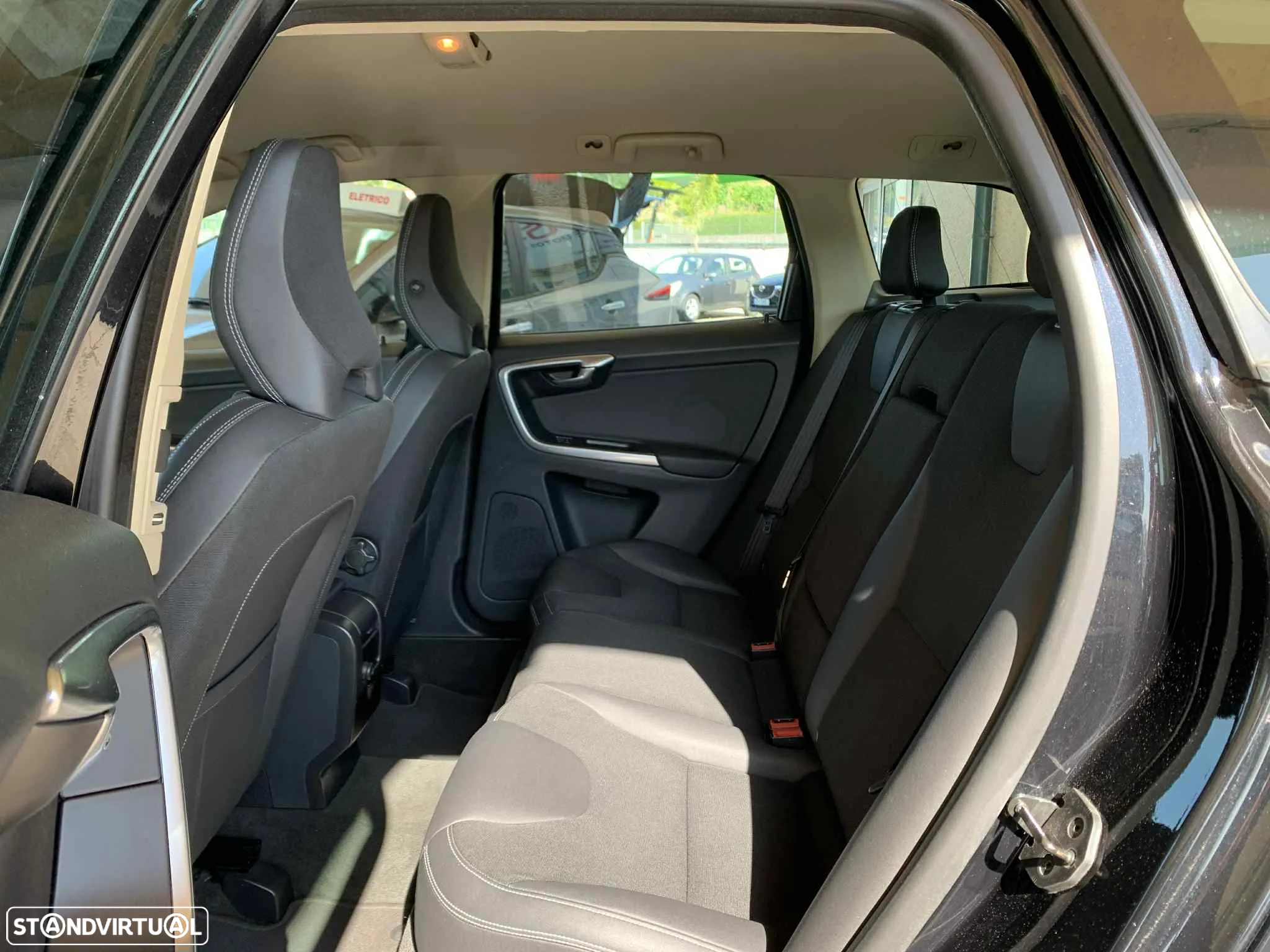 Volvo XC 60 2.0 D3 Drive Momentum Start/Stop - 13