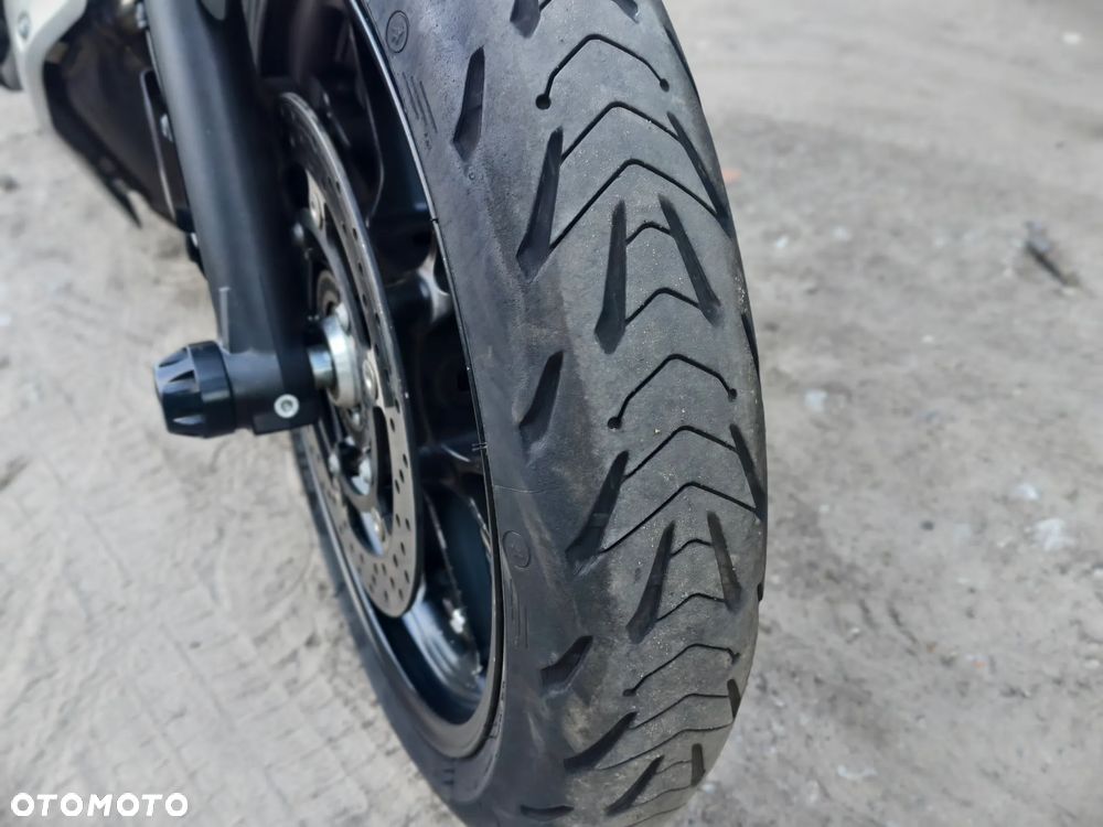 Yamaha MT - 12