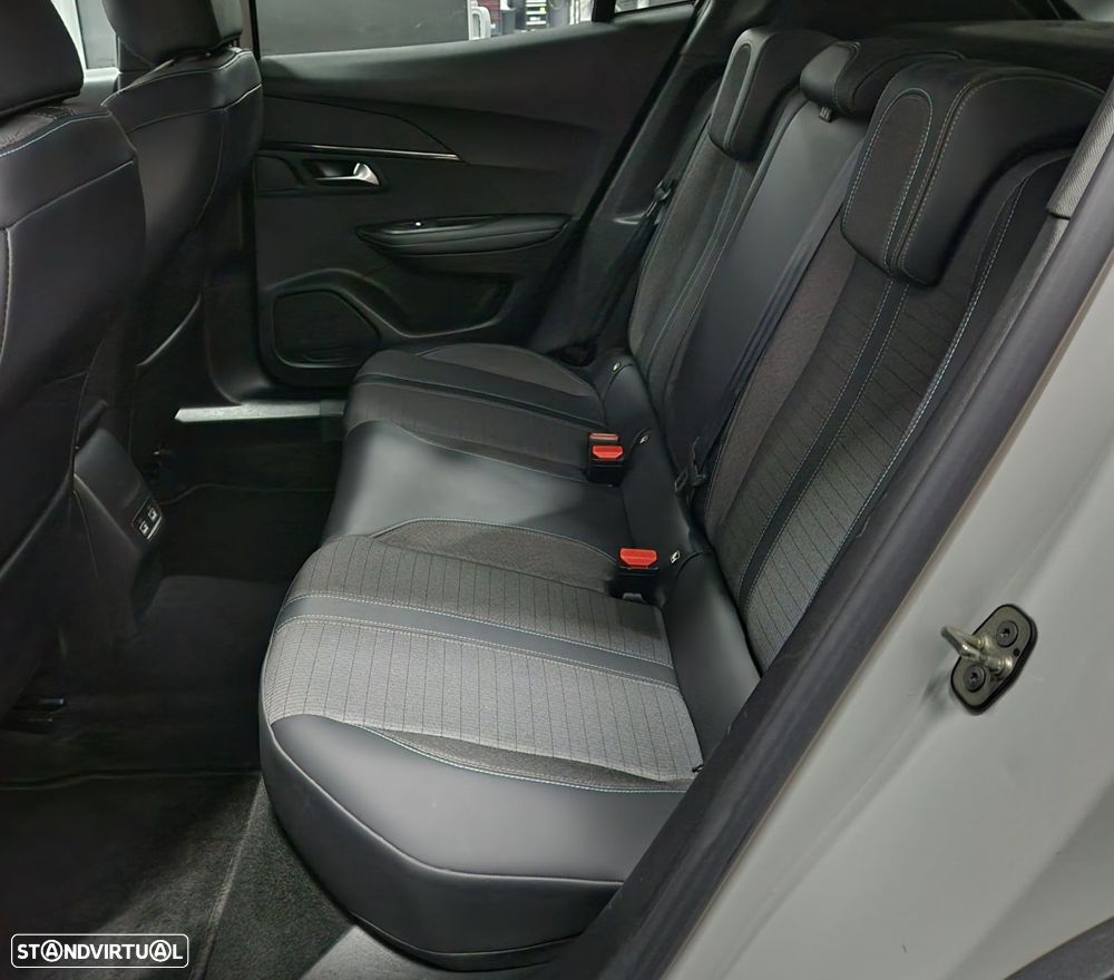 Peugeot 2008 1.5 BlueHDi Allure Pack - 26