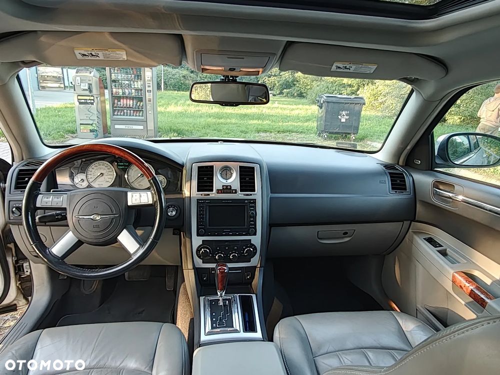 Chrysler 300C 5.7 V8 HEMI AWD Automatik - 17