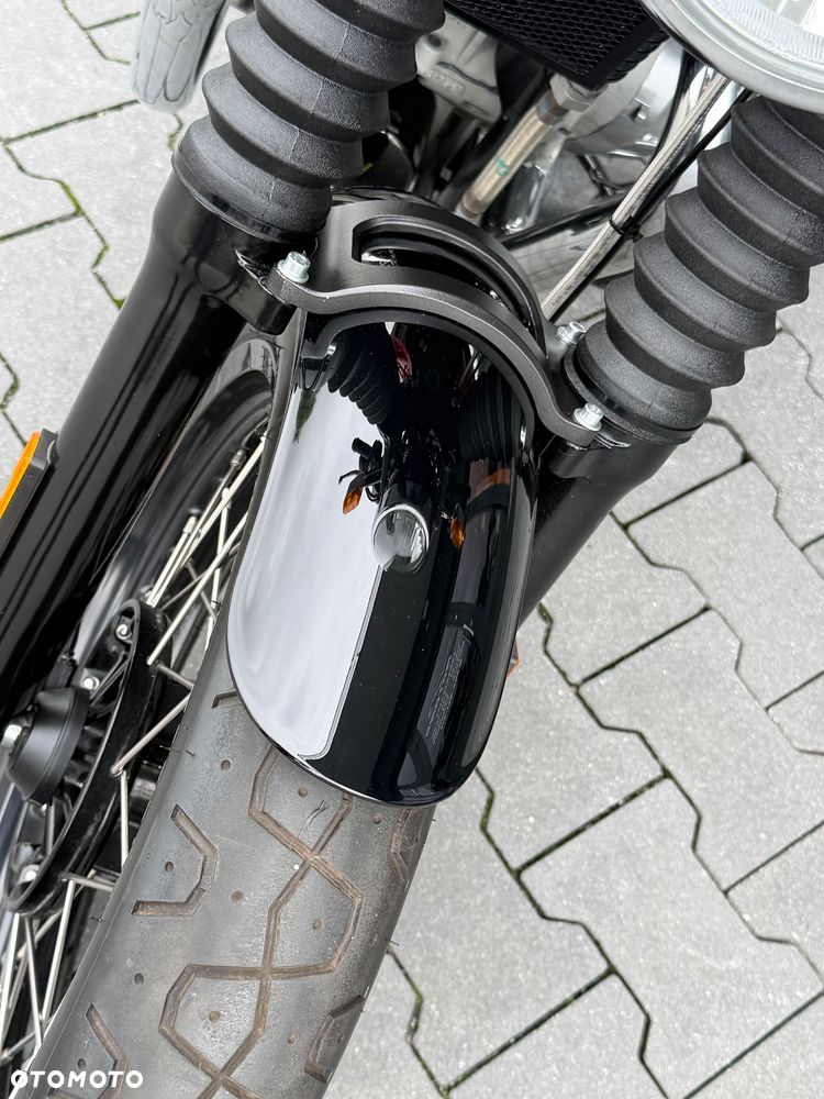 Royal Enfield Continental - 21