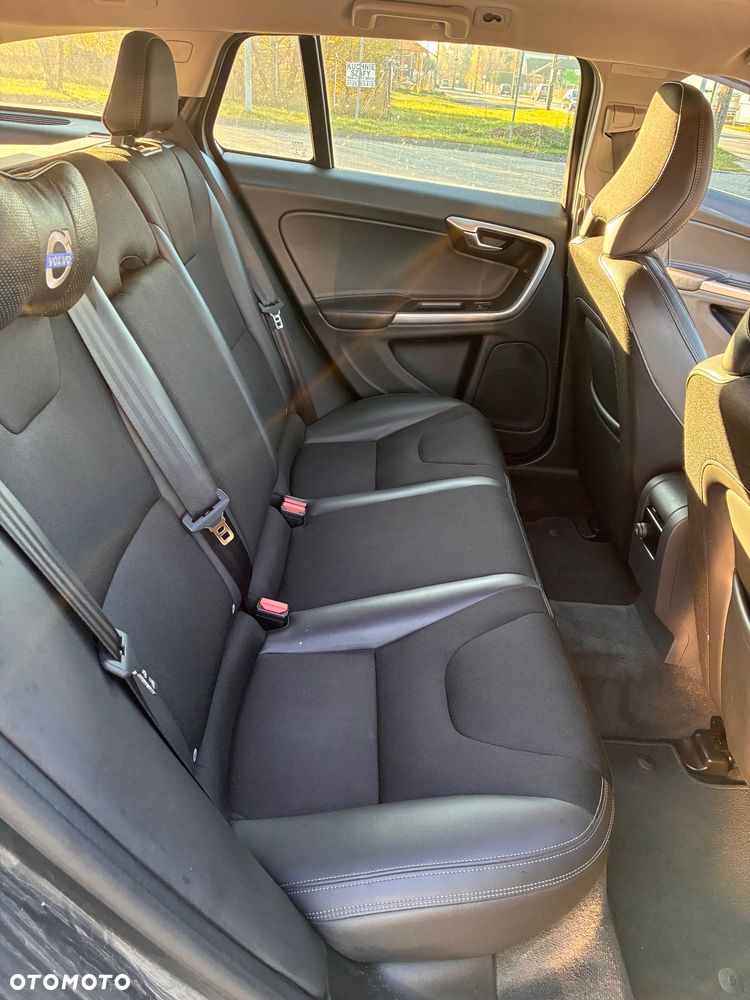 Volvo V60 D3 Drive-E Dynamic Edition (Momentum) - 11