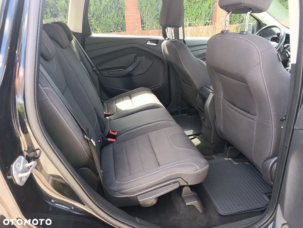 Ford Kuga 2.0 TDCi 2x4 Titanium - 22
