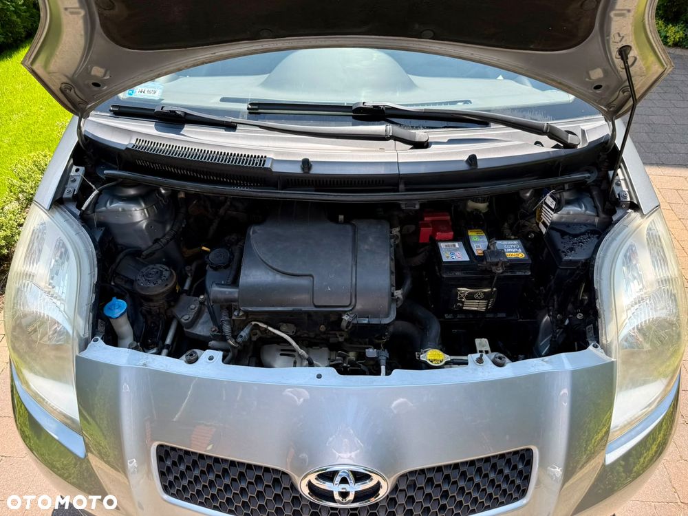 Toyota Yaris - 4