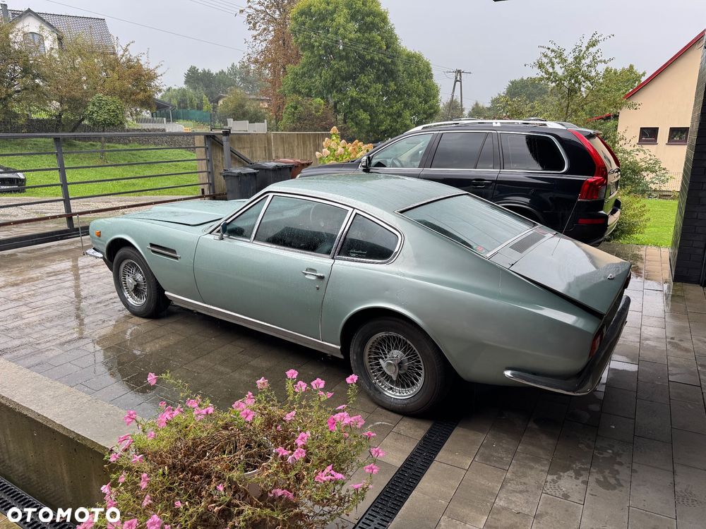 Aston Martin DBS - 18