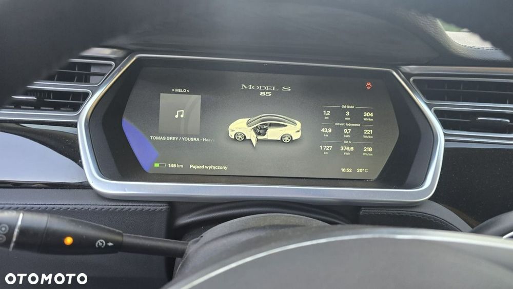 Tesla Model S - 26