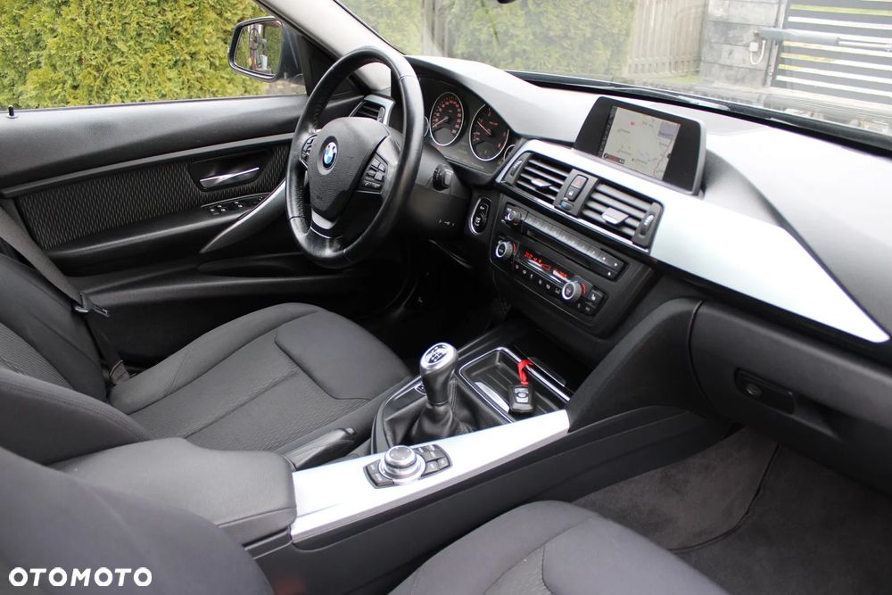 BMW Seria 3 - 30