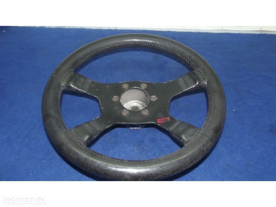 volante desportivo com cubo em bom estado - 1