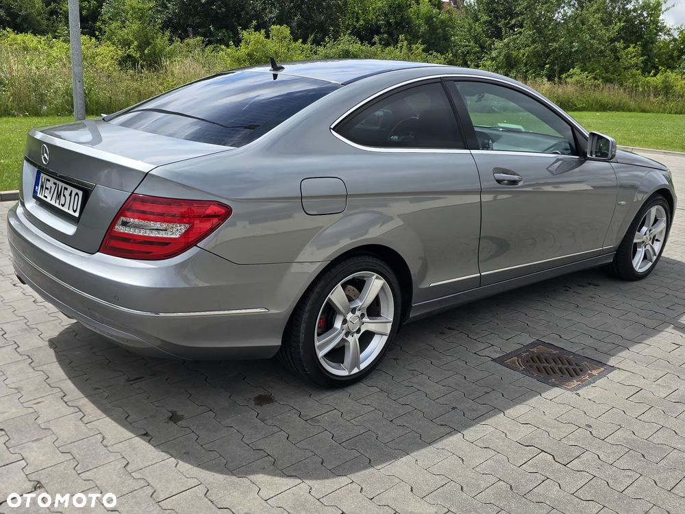 Mercedes-Benz Klasa C 250 CGI BlueEff - 9