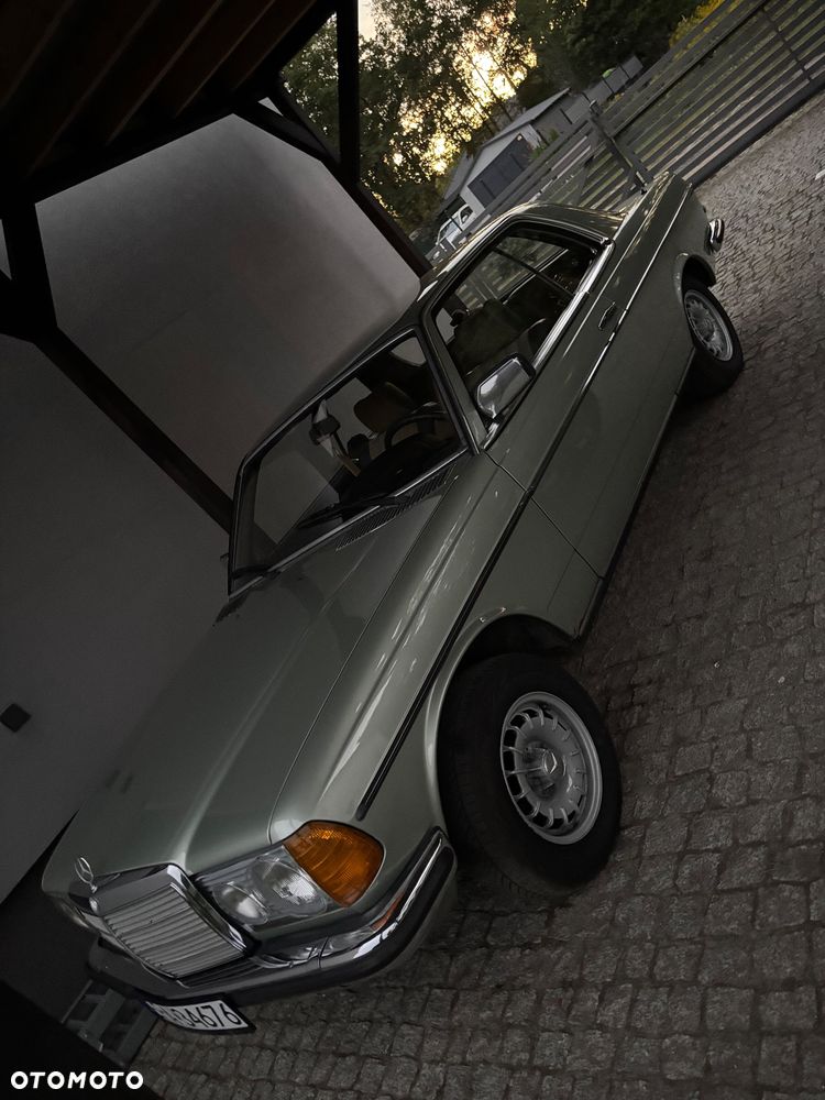Mercedes-Benz W123 - 11