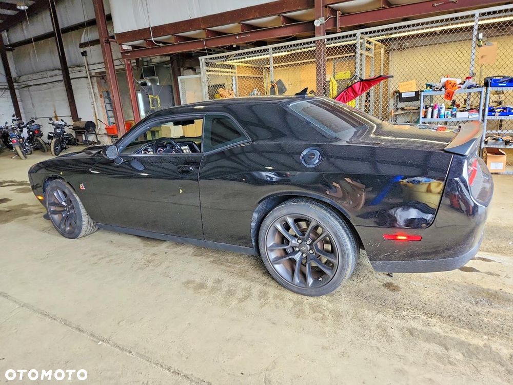 Dodge Challenger 6.4 Scat Pack - 2