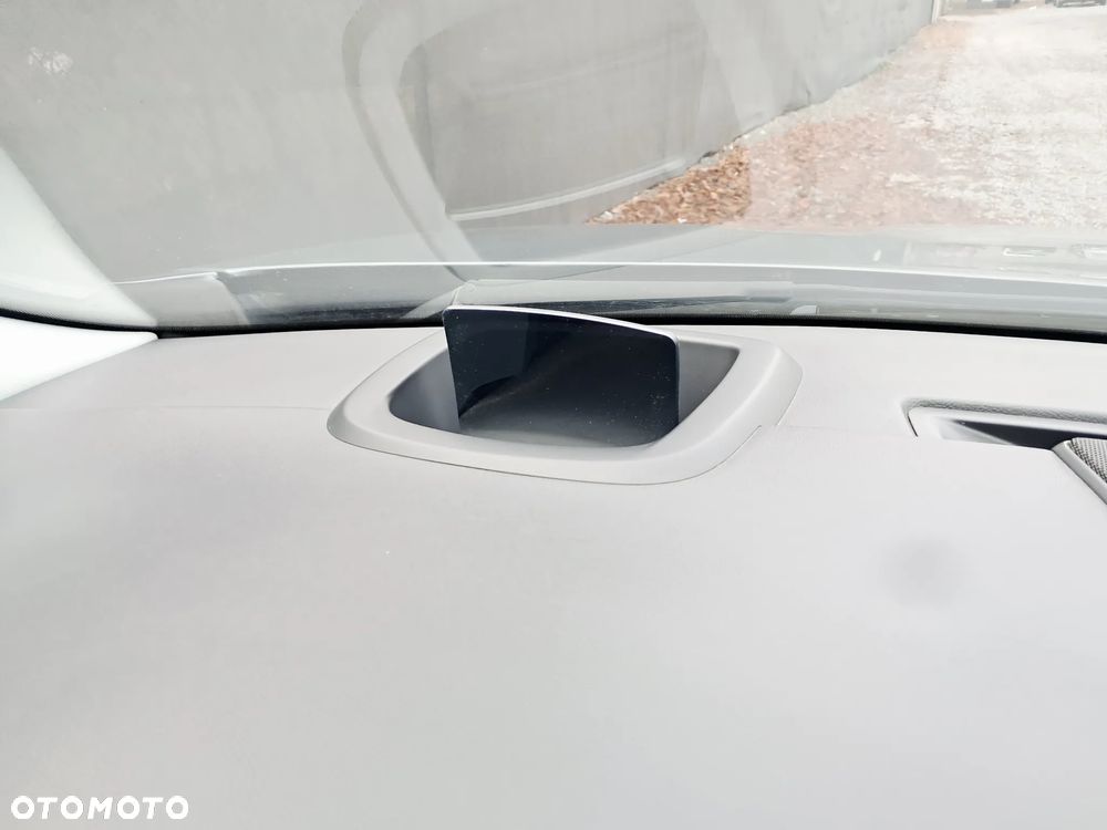 Peugeot 508 RXH Hybrid4 - 13