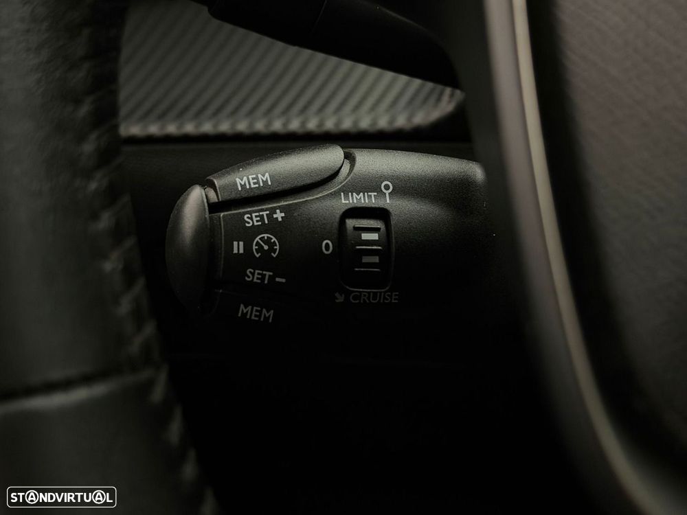 Peugeot e-2008 50 kWh Allure Pack - 14