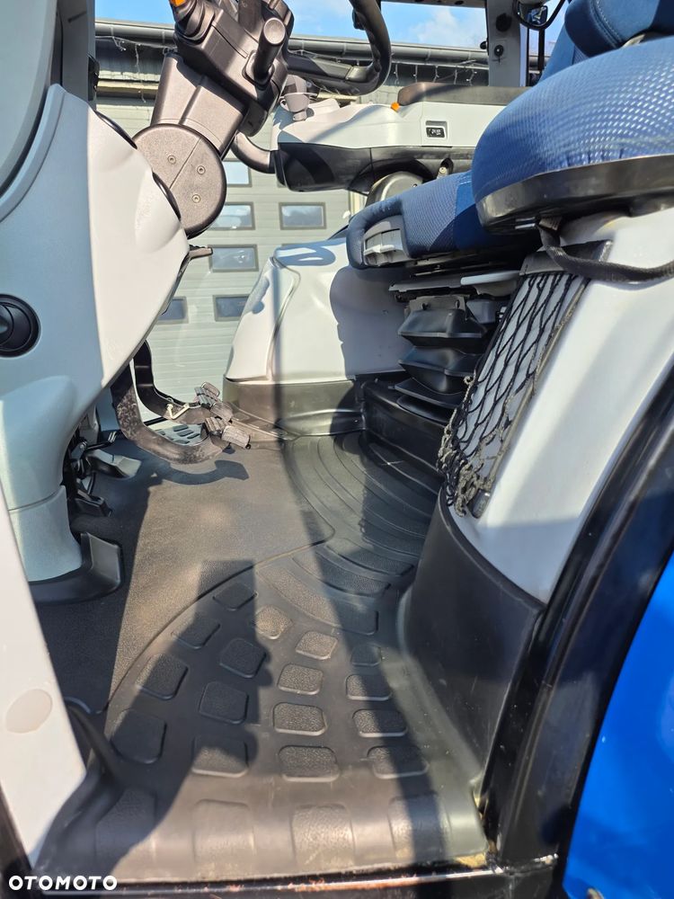 New Holland T7.230 - 16