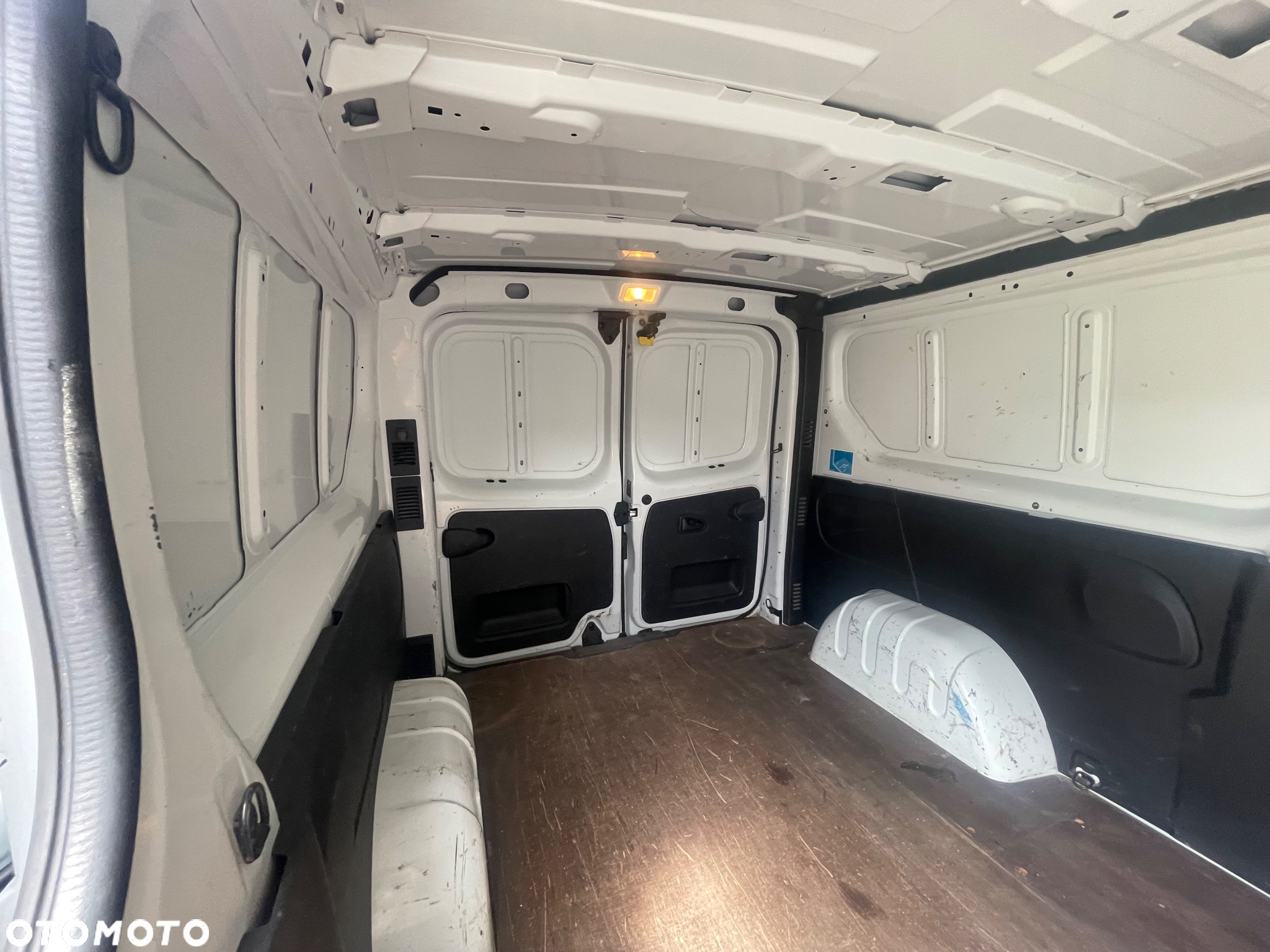 Nissan NV300 - 17
