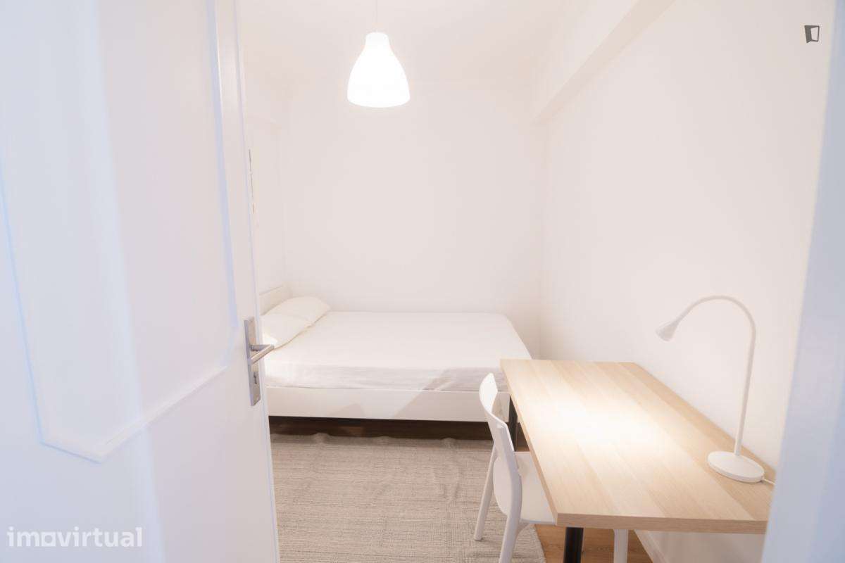 Quarto - localizado em Vila nova de gaia - Grande imagem: 2/13