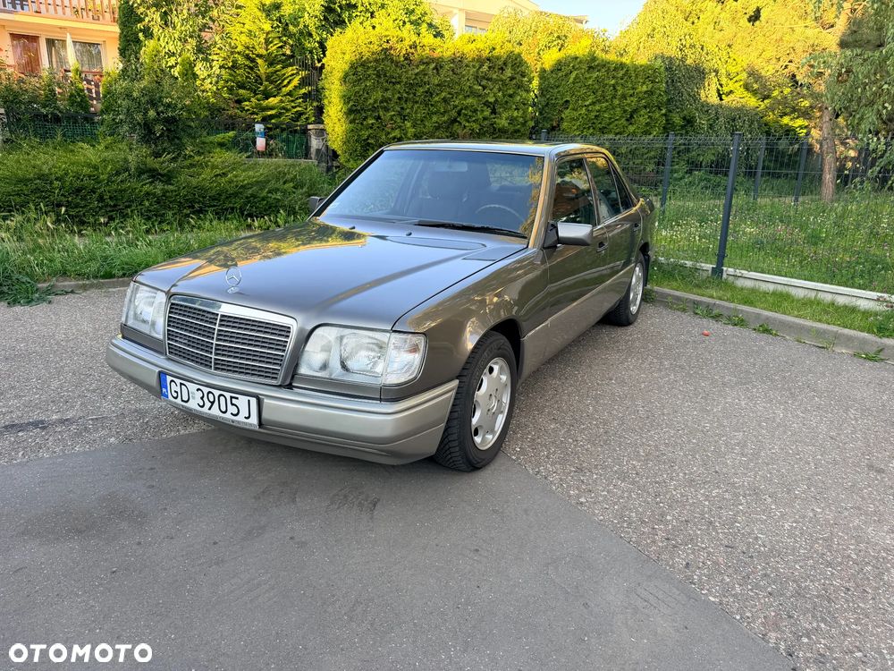 Mercedes-Benz W124 (1984-1993) - 1