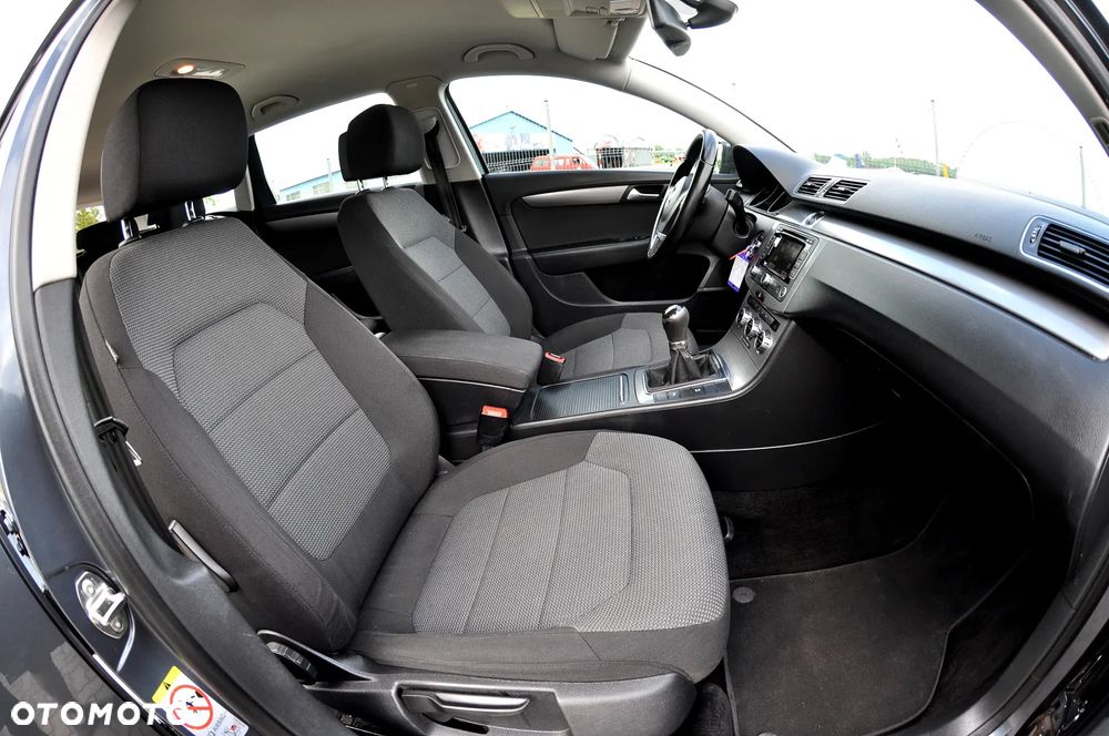 Volkswagen Passat - 14